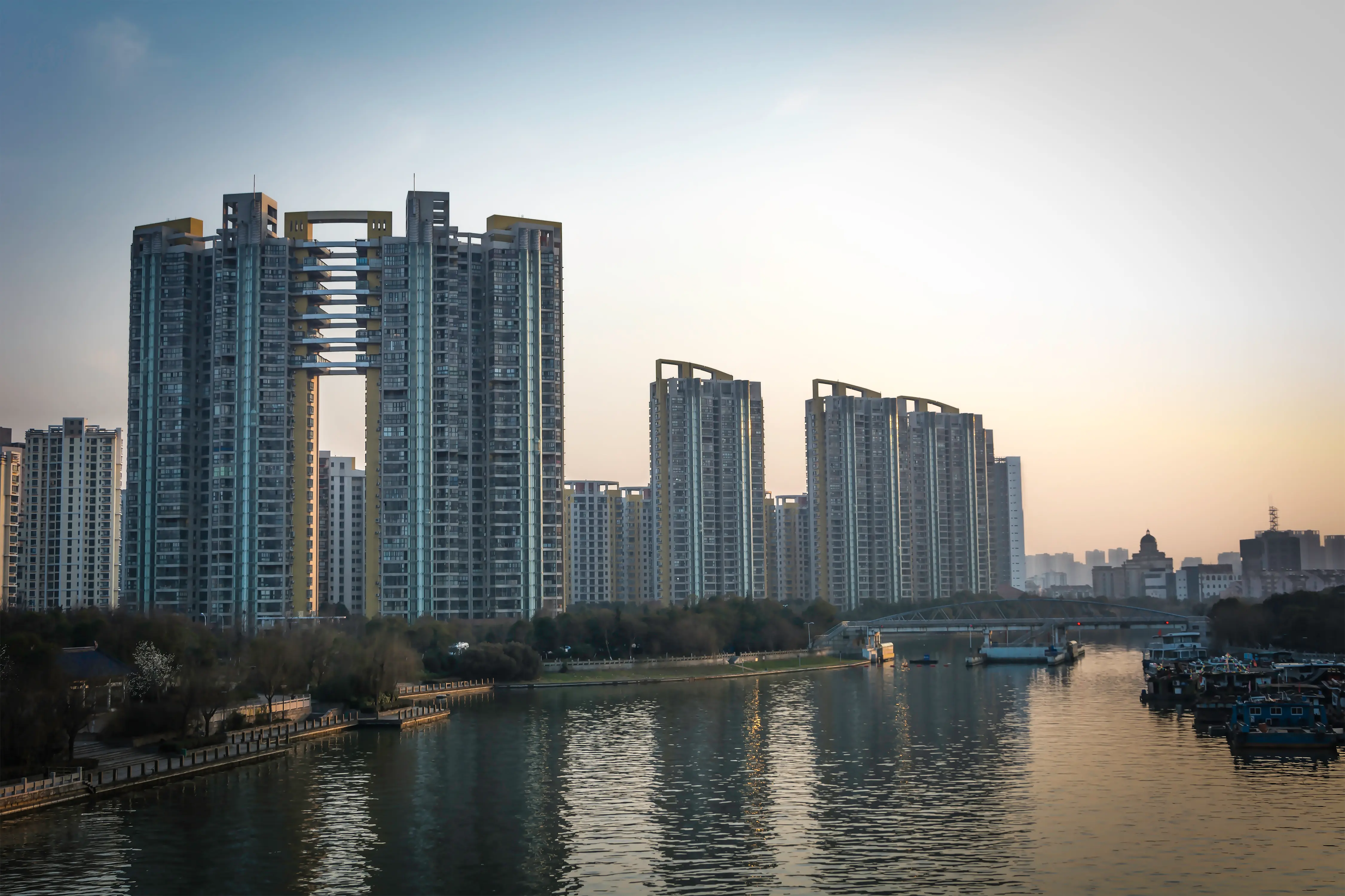 Why Commercial Properties Are Giving Better Returns in Delhi NCR?